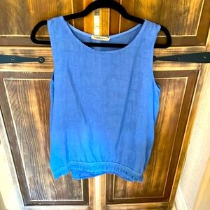 Sleeveless linen blouse, Valentina Naldi brand.